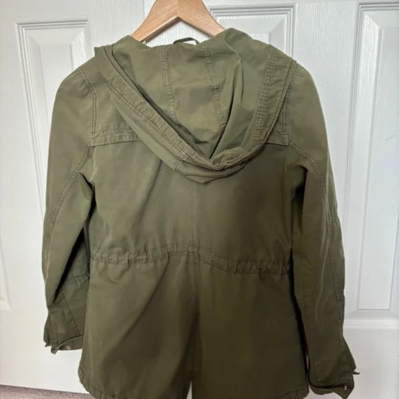Green Bomber Jacket H&M - Picture 2 of 3